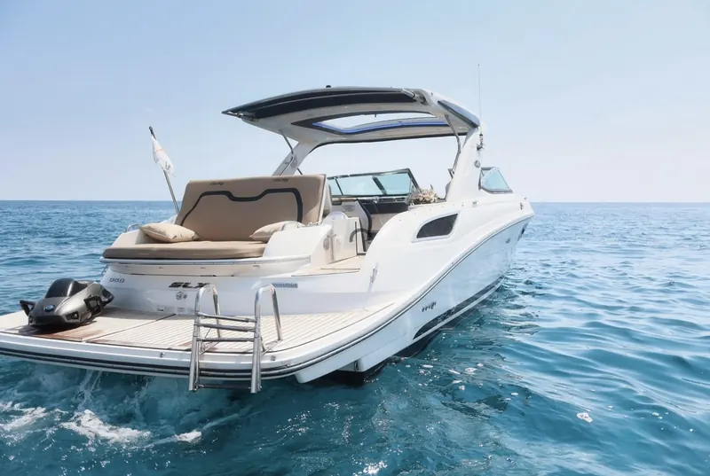 Sea Ray SLX350