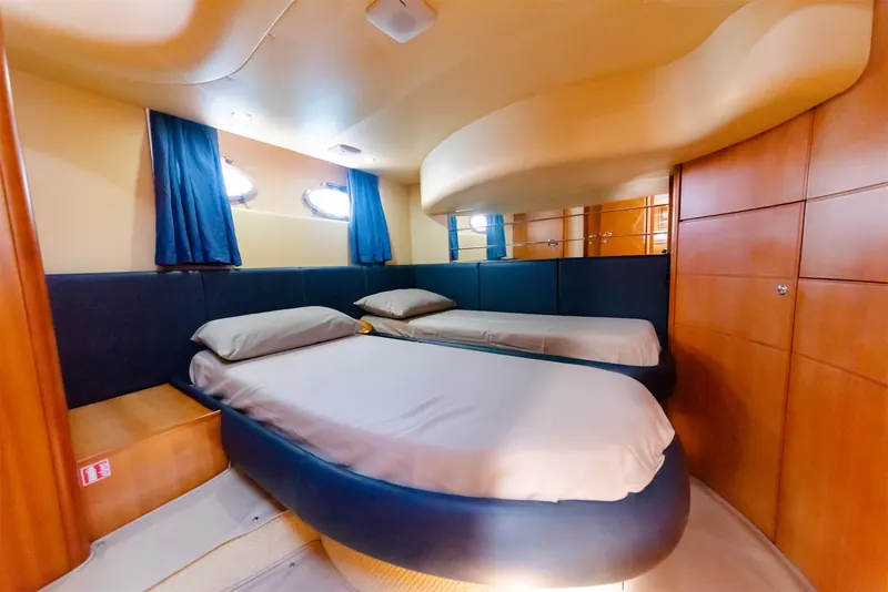 Azimut 46